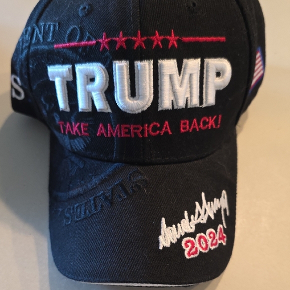 Black Trump Cap - Picture 2 of 3
